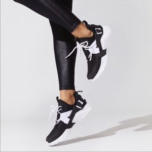 NWT Nike Air Huarache City